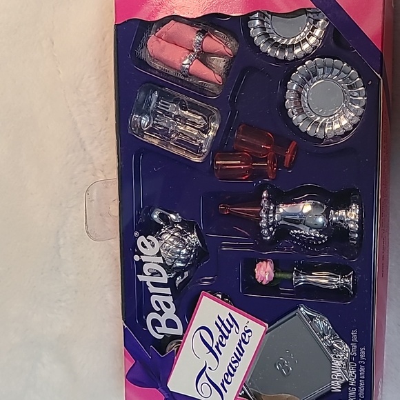 Barbie Pretty Treasures Silver/Pink Dining Set- Mattel # 13761 1995 NIB - Picture 2 of 7